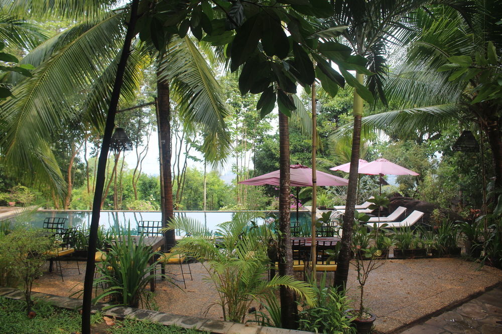 Port Hedonia Hotel Sihanoukville Exterior foto
