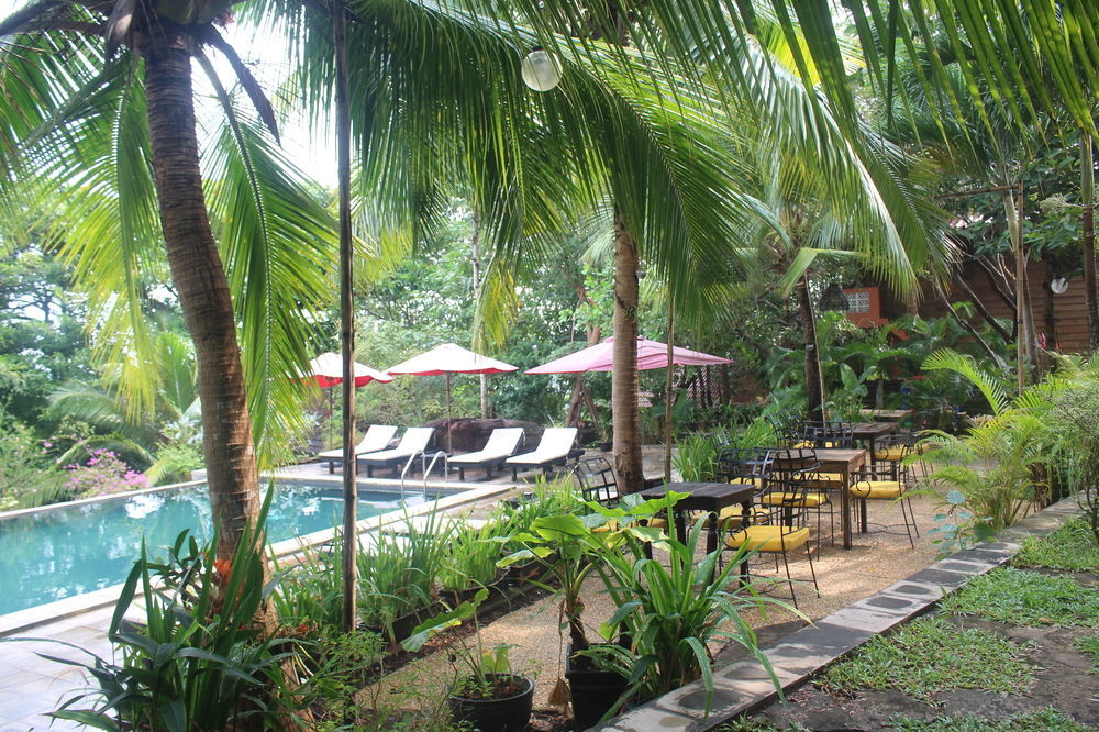 Port Hedonia Hotel Sihanoukville Exterior foto