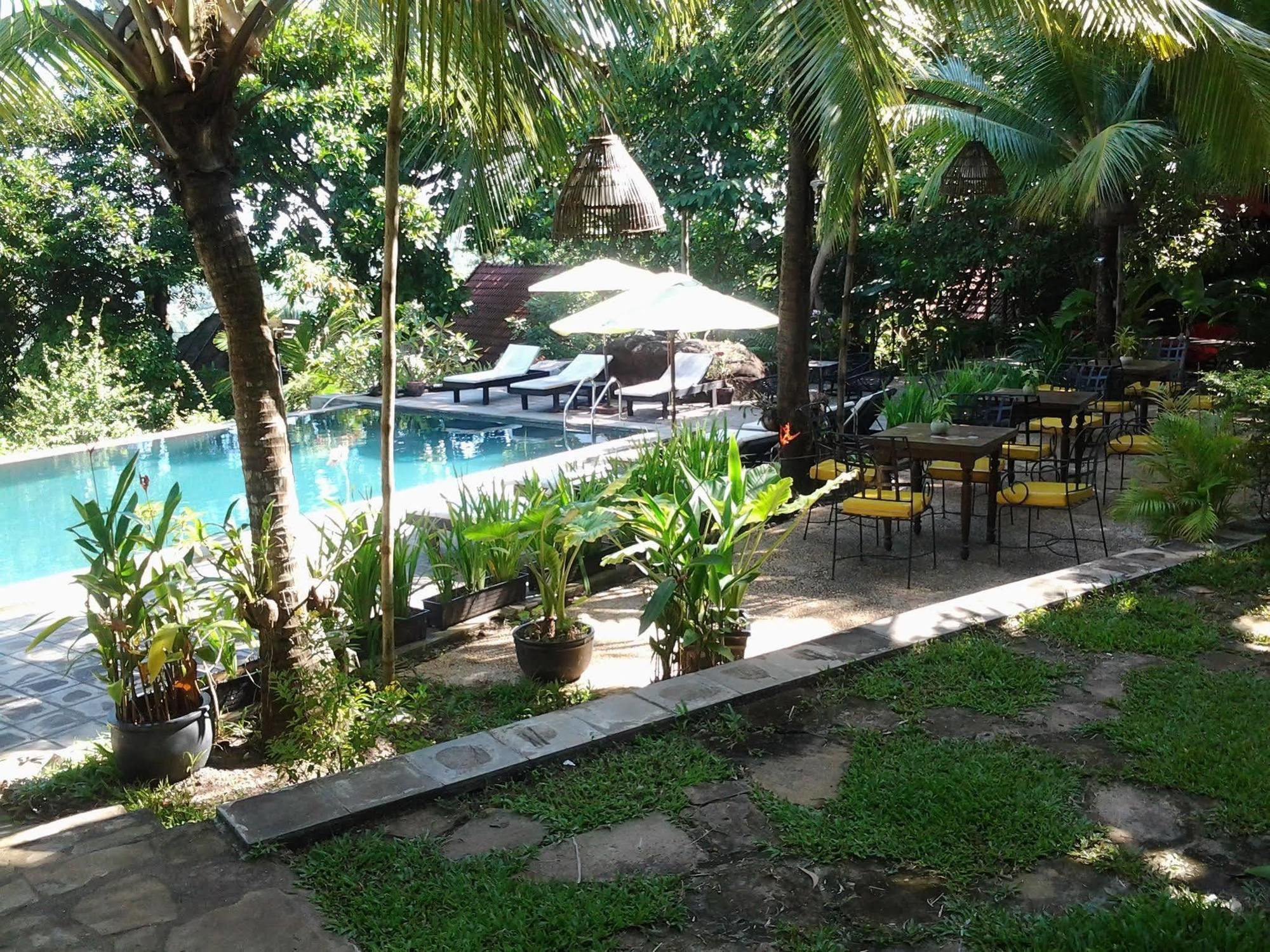 Port Hedonia Hotel Sihanoukville Exterior foto